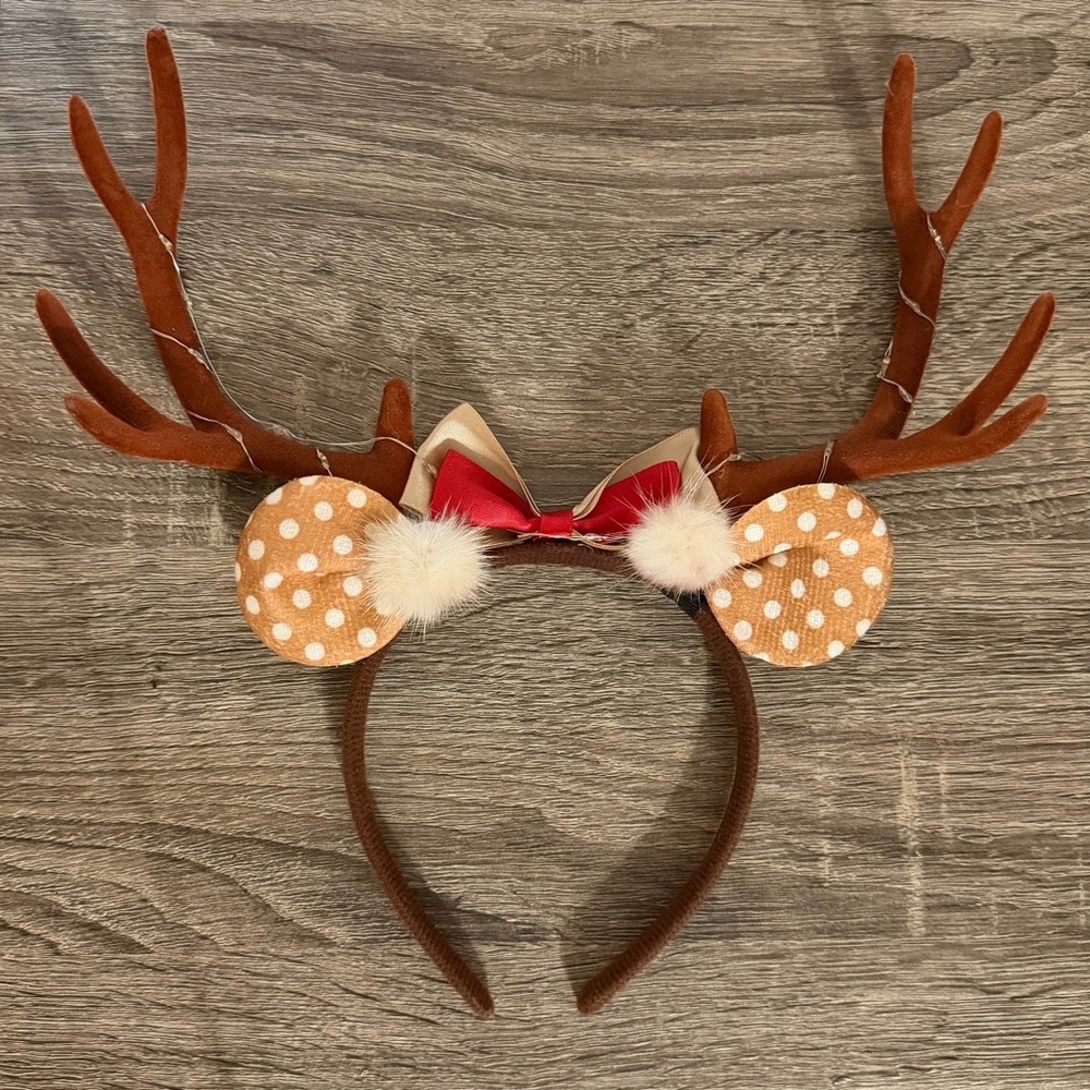 NWOT Christmas Holiday Reindeer Antler Light Up Headband